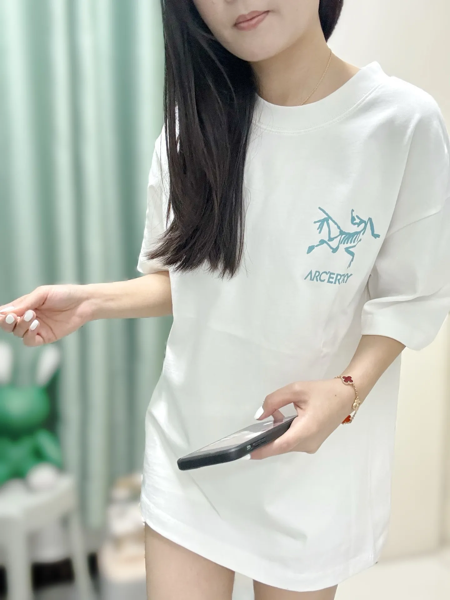 White ， Same Style
